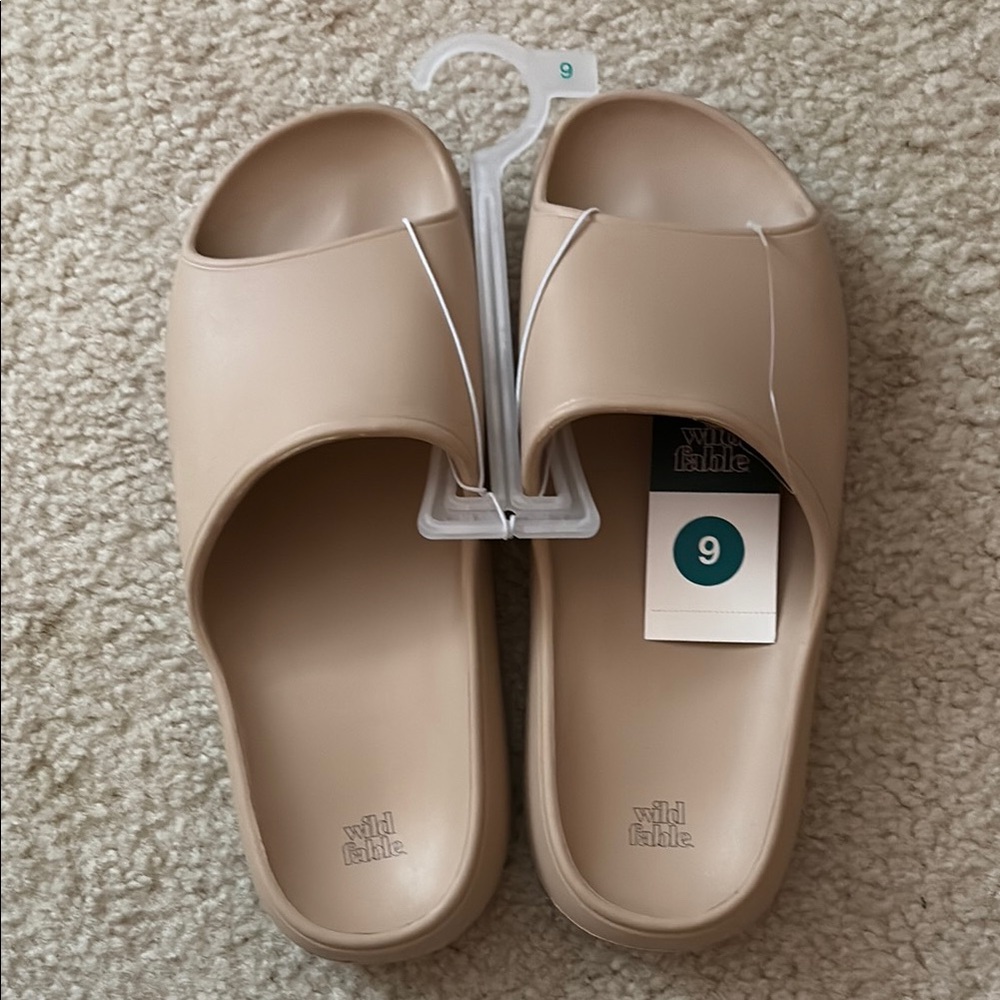 Wild Fable Beige Slide Sandals